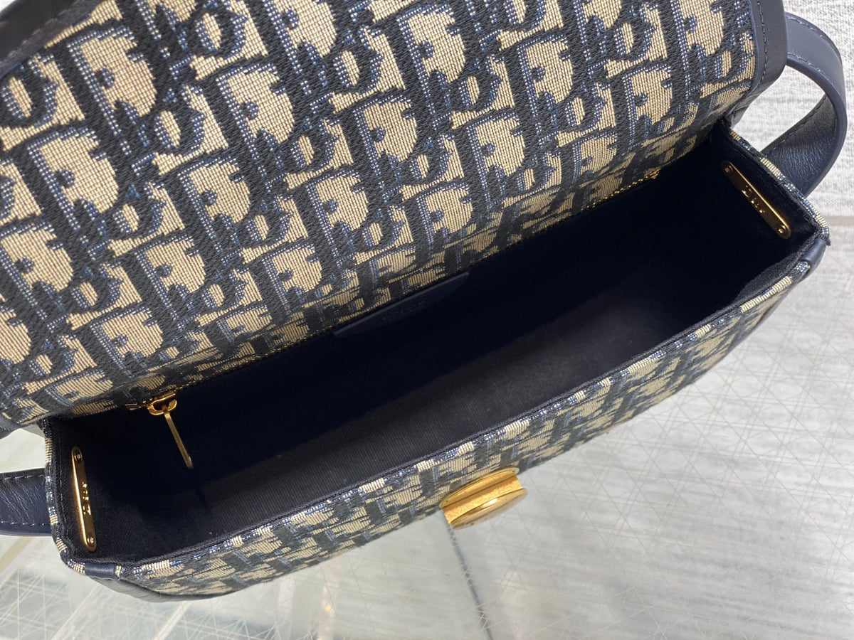 Blue cloth in stock latest Medaillon series