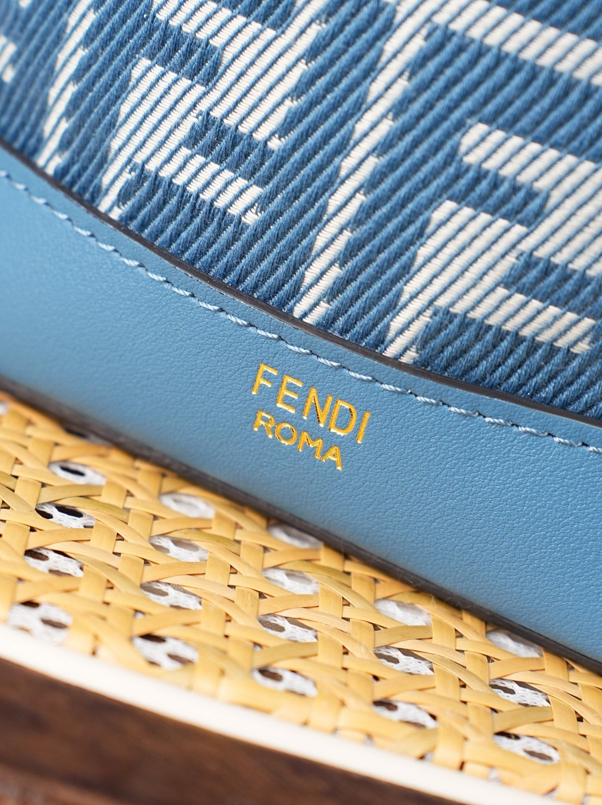 Model 15010, blue, size 10x12x18cm, Mon Tresor bucket bag, featuring a brand new proportion, classic double F fabric paired with calfskin material, can be carried by hand or slung across the shoulder, vintage yet fashionable, practicality and appearance