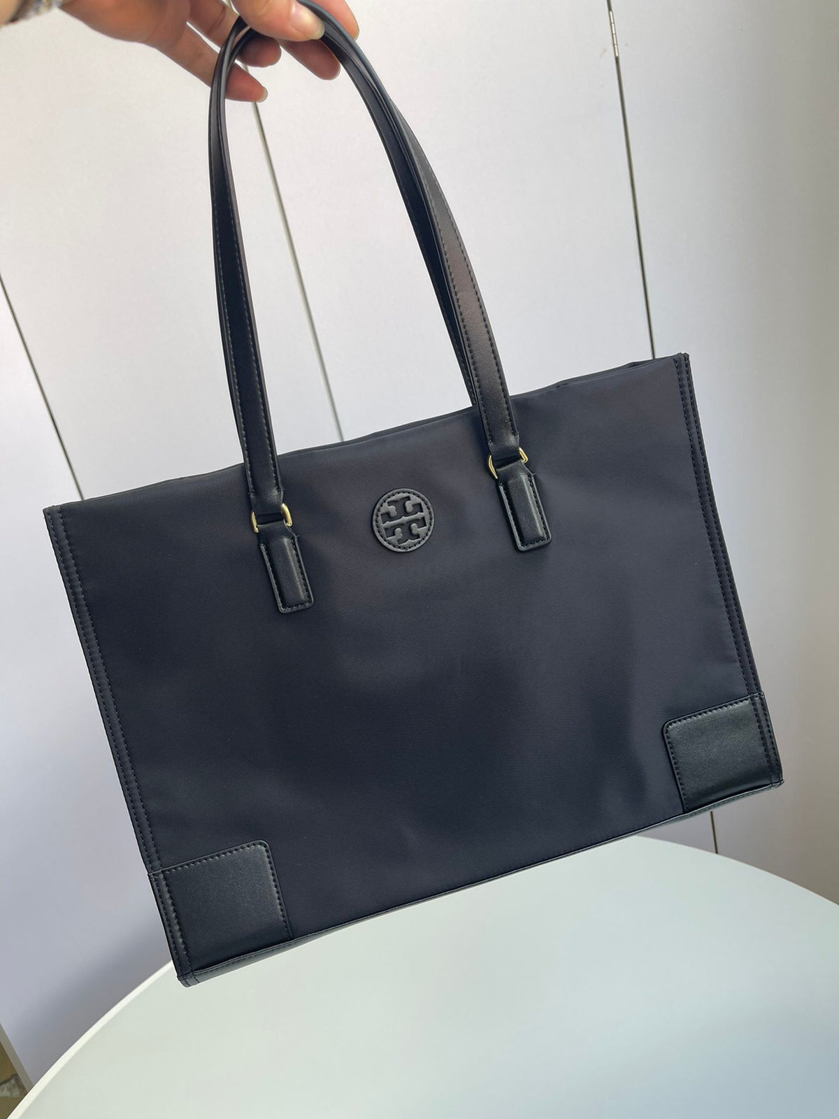 Black and blue arrived at 81478 tory Burch ELLA new solid color nylon shoulder tote bag with excellent practicality, size 372616, number h007