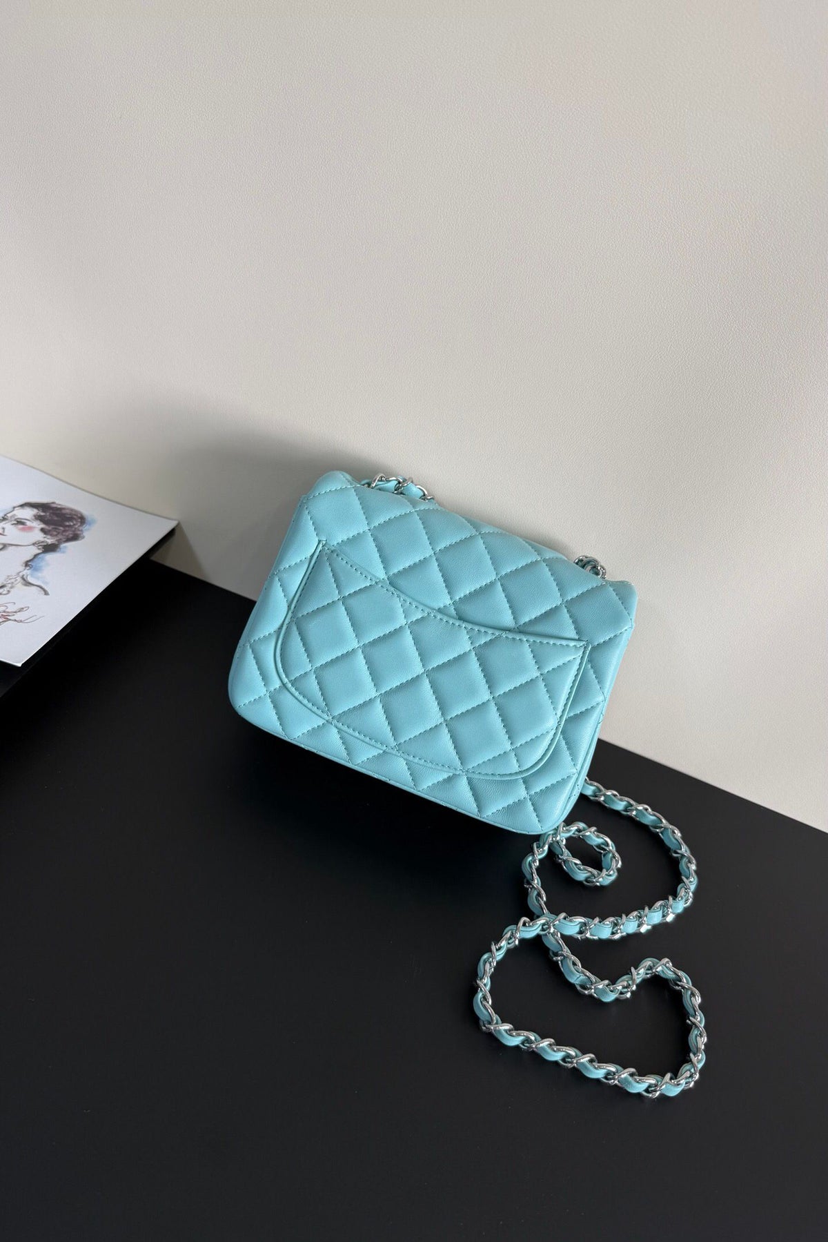 Tiffany Blue Silver Buckle Classic Flap Ten Thousand Years Classic Cf Square Fatty Return is exquisite and durable. A timeless style that can be matched with anything.