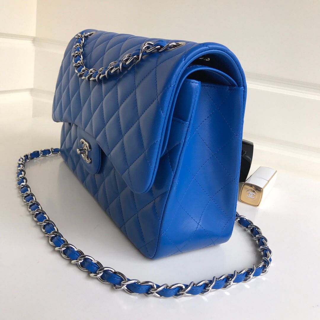 Upgraded version A1113 So beautiful that no one has friends CF Classic rhombus series Original lambskin small buckle version Professionally customized heavyweight hardware shoulder straps Handmade wiring Matching with same color lining Exquisite hot stamp