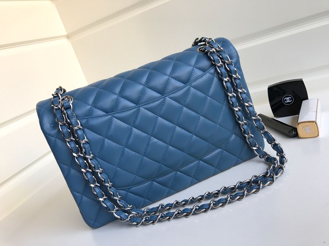 Upgraded version A1113 is too beautiful to have friends CF Classic diamond series Original lambskin small buckle version Professionally customized heavyweight hardware shoulder straps Handmade wiring Matching with same color lining Exquisite hot stamping