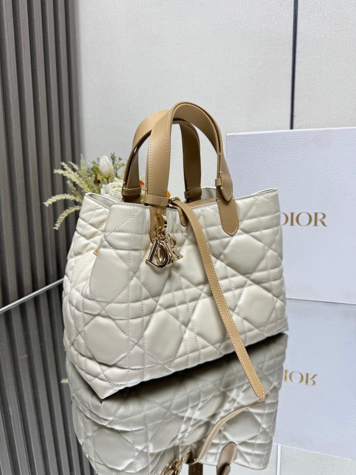 Toujours handbag [chalk white with camel leather medium]