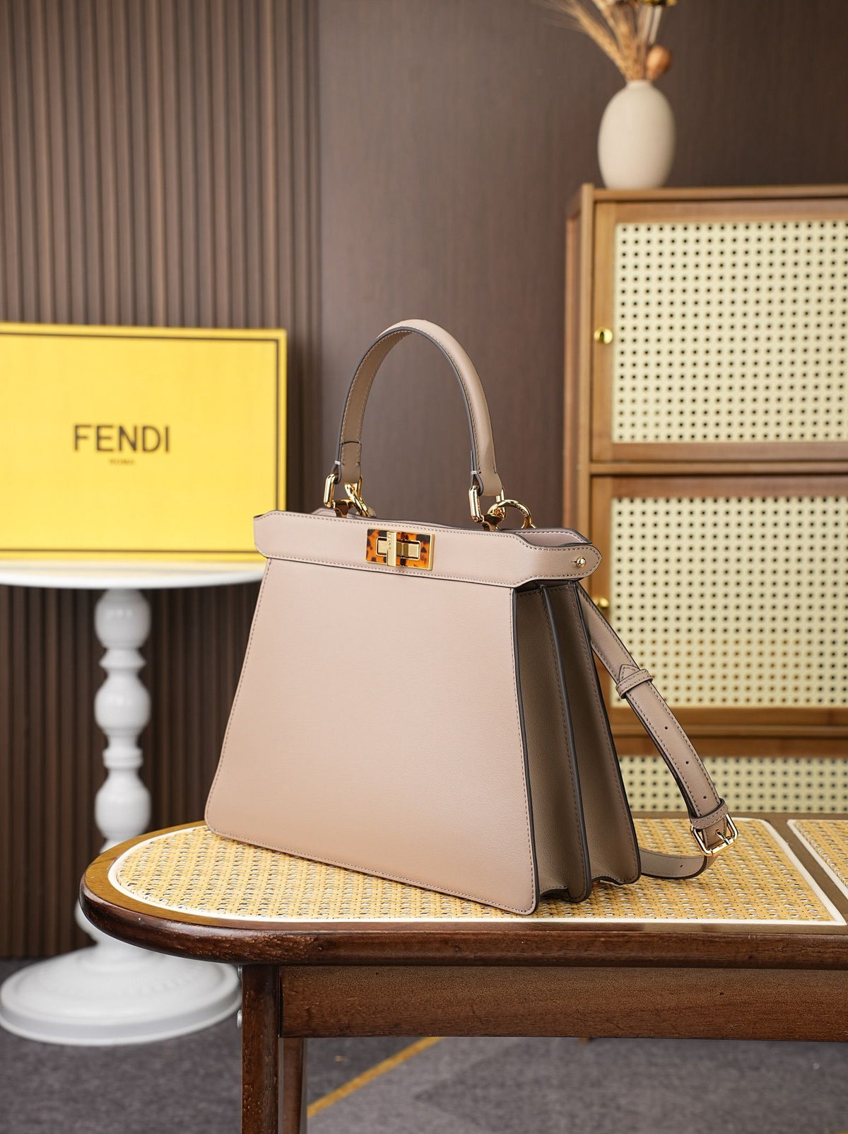 Model 8005, large size, 33x25x13cm