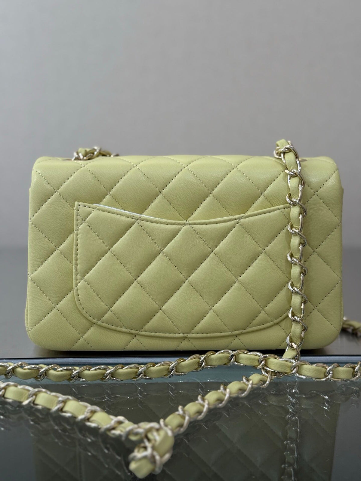 "Classic Flap" Classic Large Mini Bag Chicken Yellow Sheep