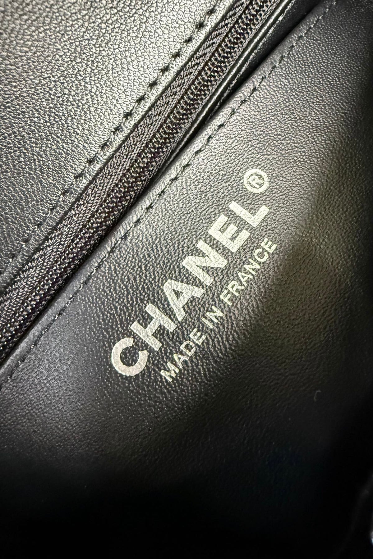 Upgraded version (full leather inside and outside) CF 20cm lambskin. Exclusive product in the market. Please see the pictures for leather details and workmanship. It is perfect. Welcome to compare. 116