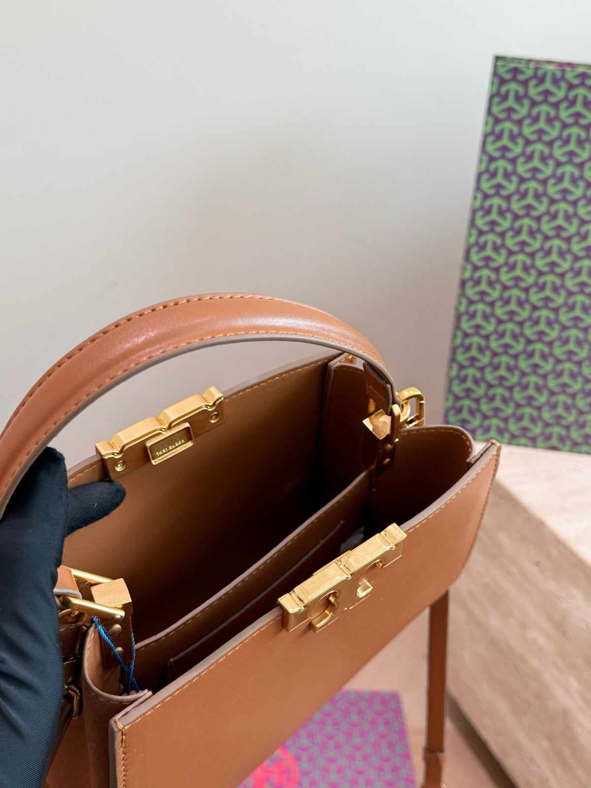 Small box size 2215cm