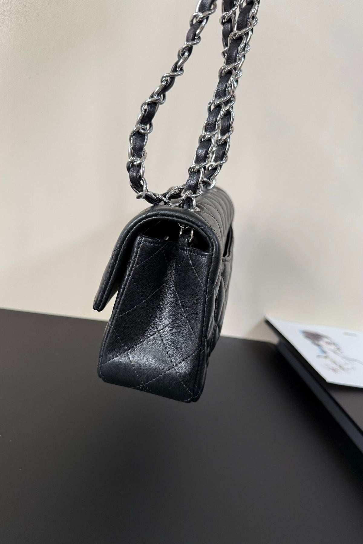 Upgraded version (full leather inside and outside) CF 20cm lambskin. Exclusive product in the market. Please see the pictures for leather details and workmanship. It is perfect. Welcome to compare. 116