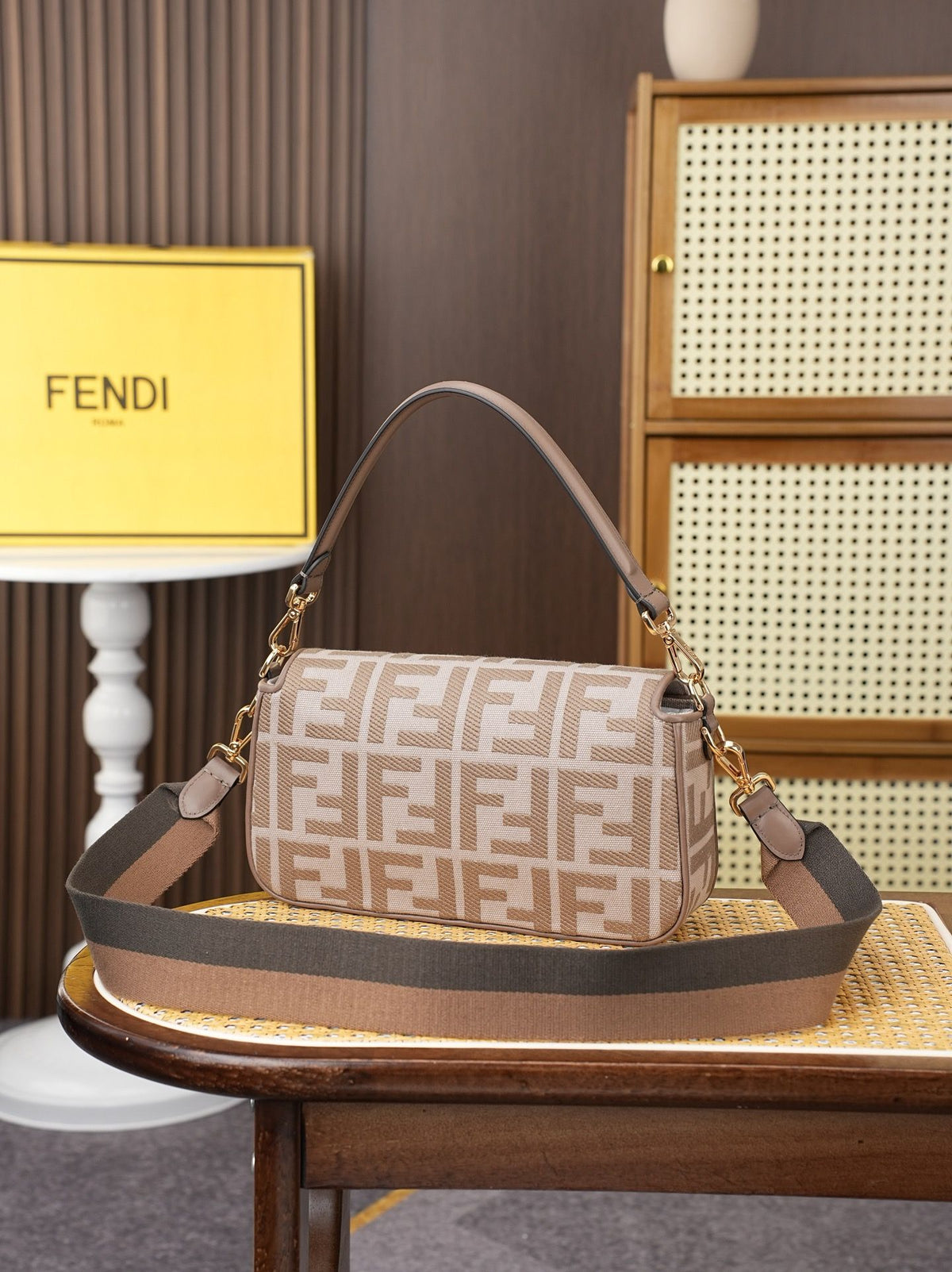 Model 6005, size 266.5 x 13.5 cm