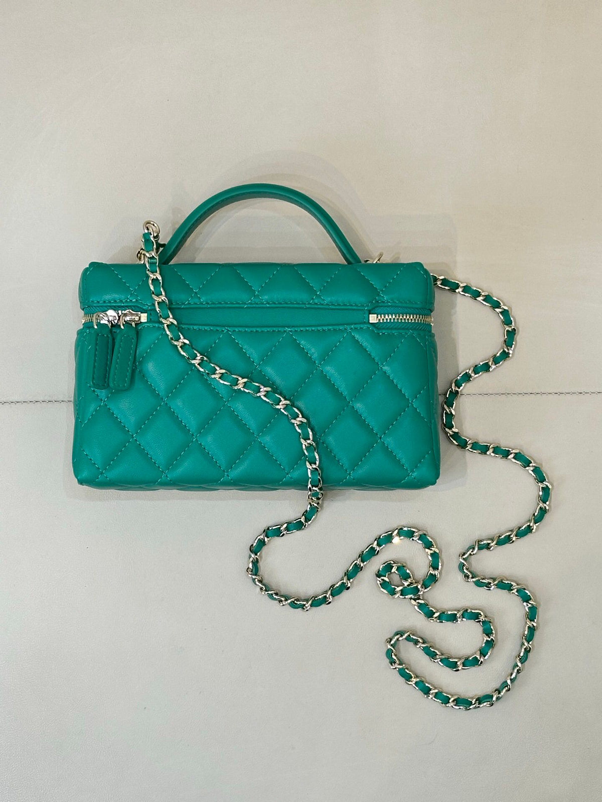 Classic double p lunch box bag. This little cutie is the best out of stock among the new models.