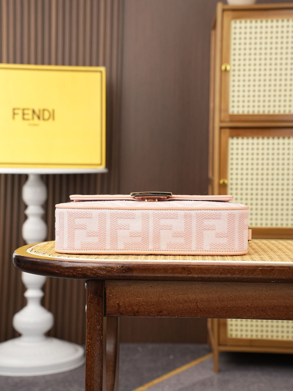 Model 6005, size 266.5 x 13.5 cm
