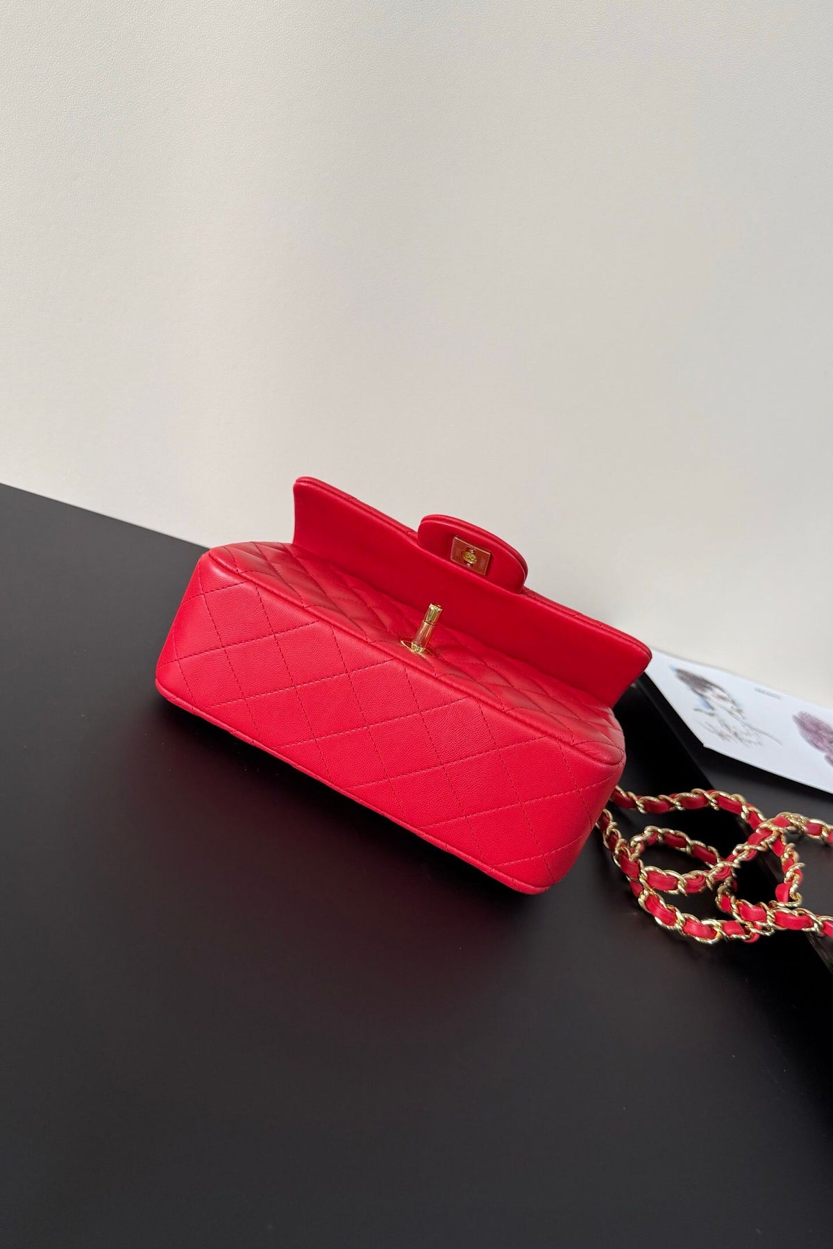 Upgraded version (full leather inside and outside) CF 20cm lambskin. Exclusive good product on the market. Please see the pictures for leather details and workmanship. It is perfect. Welcome to compare 116 Big Red.
