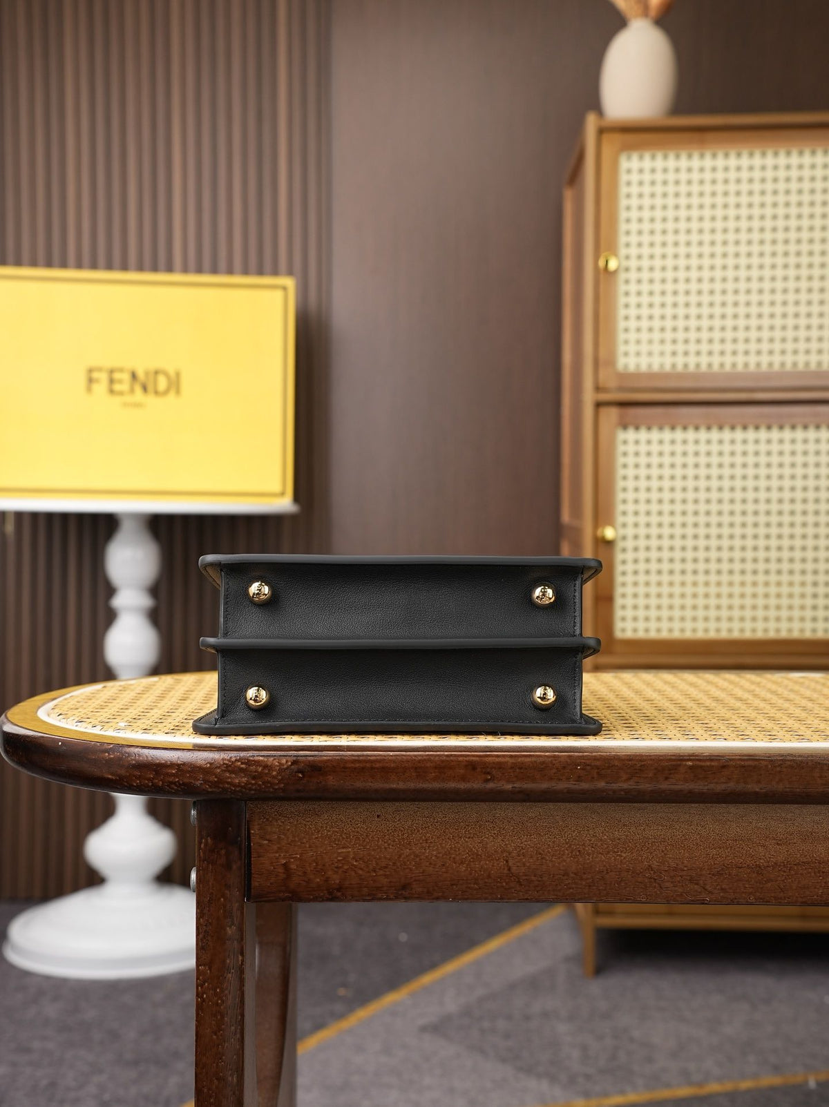 Model 8005, small size 20*11*15cm, FE ND1 "peekaboo I see u" handbag. Brand new "peekaboo I see u" is designed to showcase your unique side. The new style continues the classic trapezoidal silhouette and square twist lock design of the original "peekaboo"