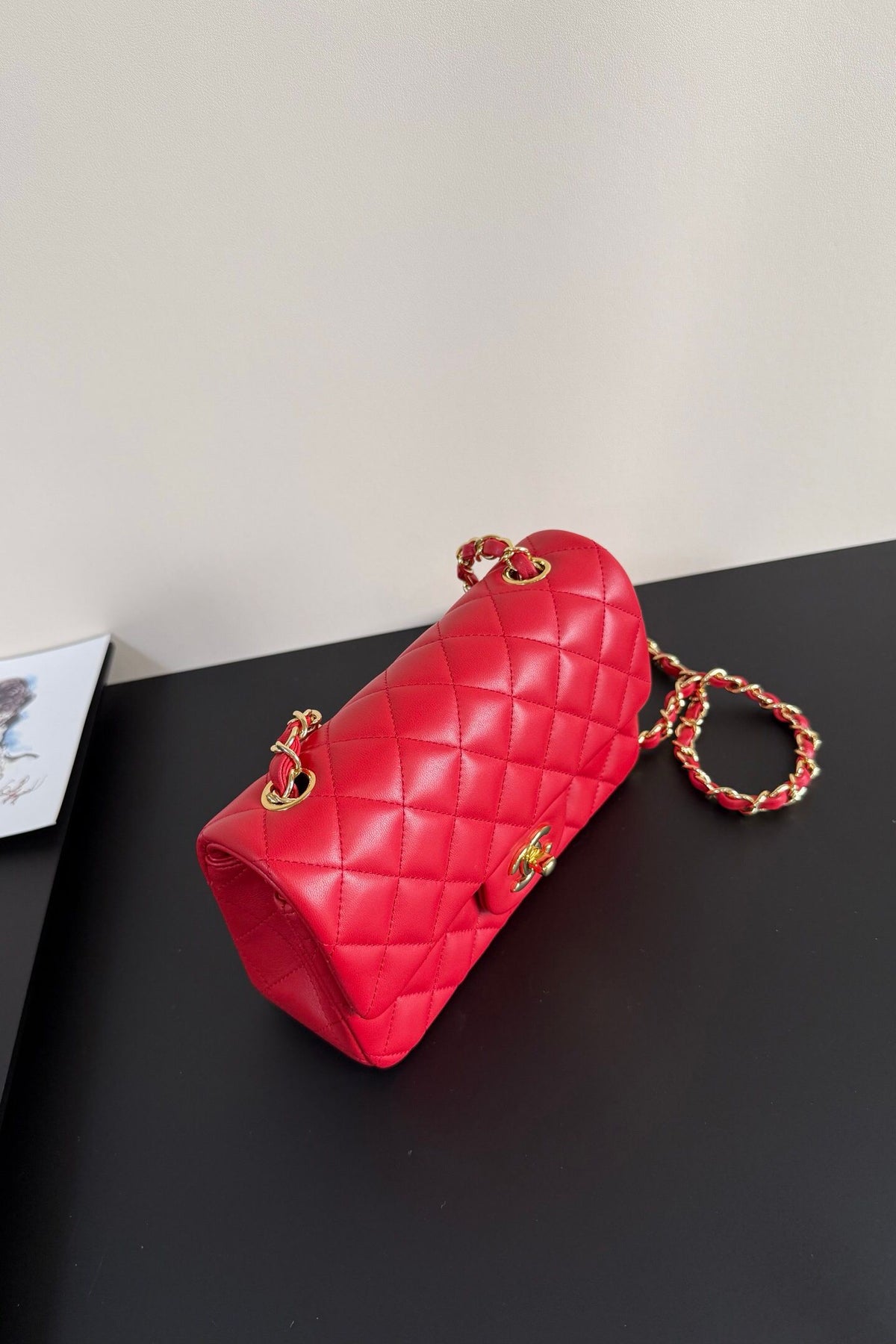 Upgraded version (full leather inside and outside) CF 20cm lambskin. Exclusive good product on the market. Please see the pictures for leather details and workmanship. It is perfect. Welcome to compare 116 Big Red.