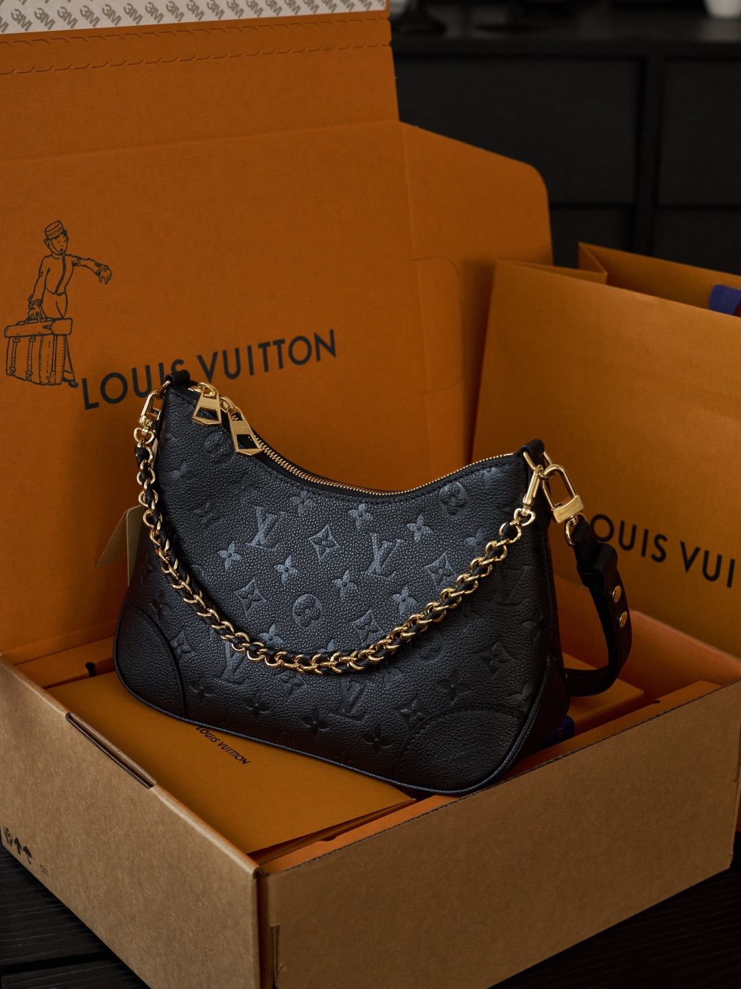 BOULOGNE small handbag M12930 P1450 original factory calf leather black cow horn all steel vacuum plated variable code chip version