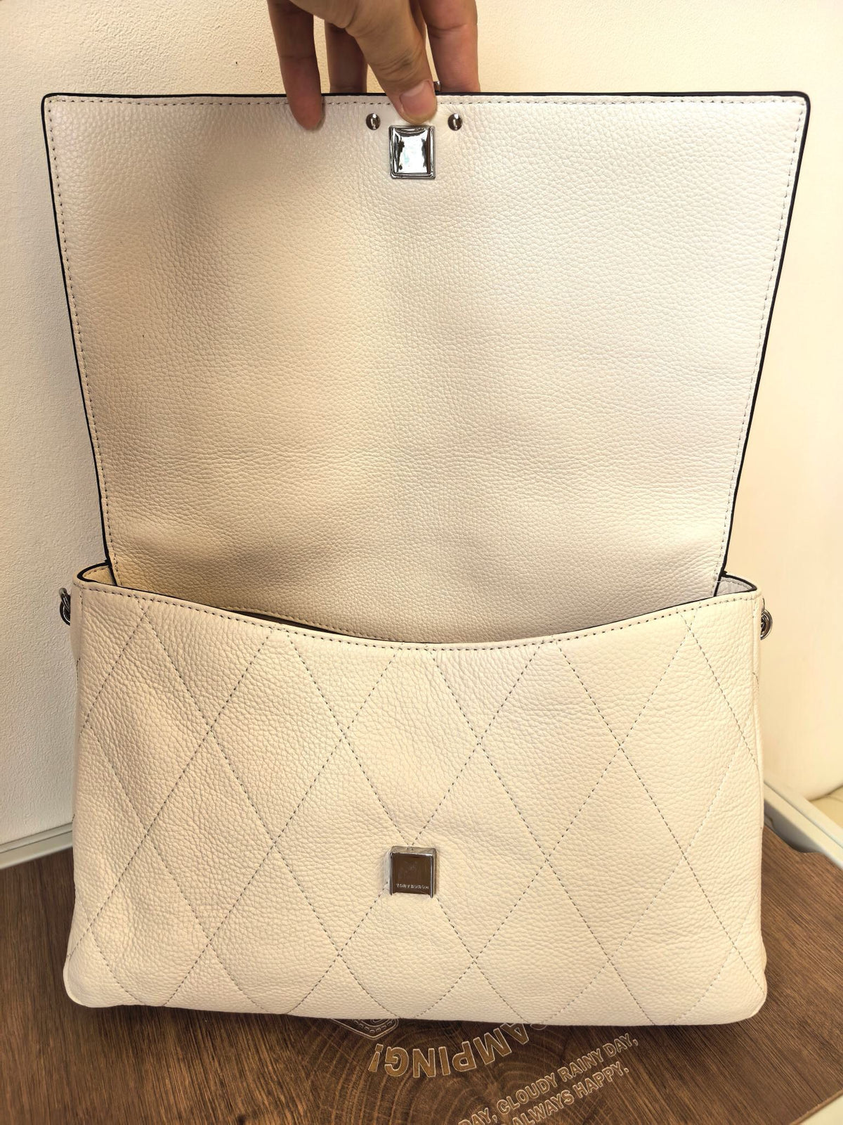 Title: 1520 Large TORY BURCH | Milk White Charlie Quilted Shoulder Collection Milk White Charlie Bag Selection Guide Here Comes the Large Super Energy Pack Commuter Stopper Short Apprentice OK Medium Size Suitable for Daily Street Style Super Atmosphere