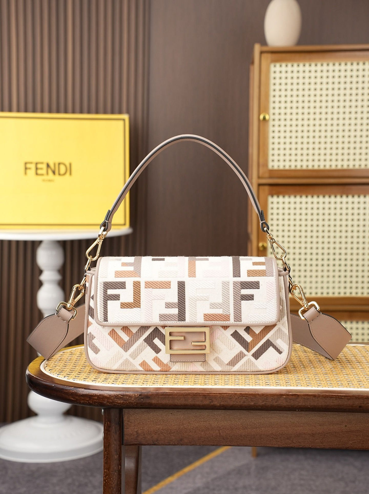 Model 6005, size 266.5 x 13.5 cm