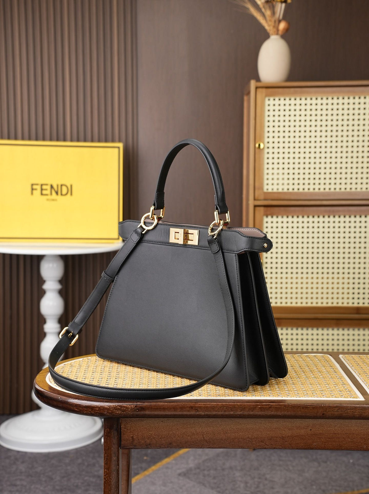 Model 8005, large size, 33x25x13cm