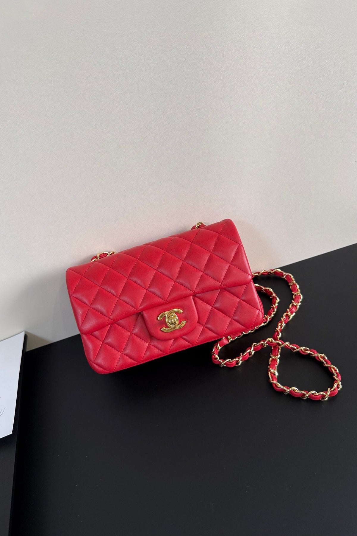 Upgraded version (full leather inside and outside) CF 20cm lambskin. Exclusive good product on the market. Please see the pictures for leather details and workmanship. It is perfect. Welcome to compare 116 Big Red.