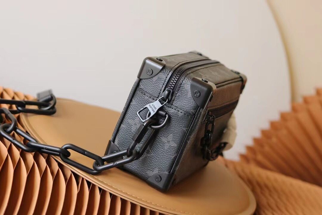 The highest version is made of original leather, top of the line original order, and comes with a complete set of packaging to restore the original price. If you need it, hurry up and grab it quickly. If