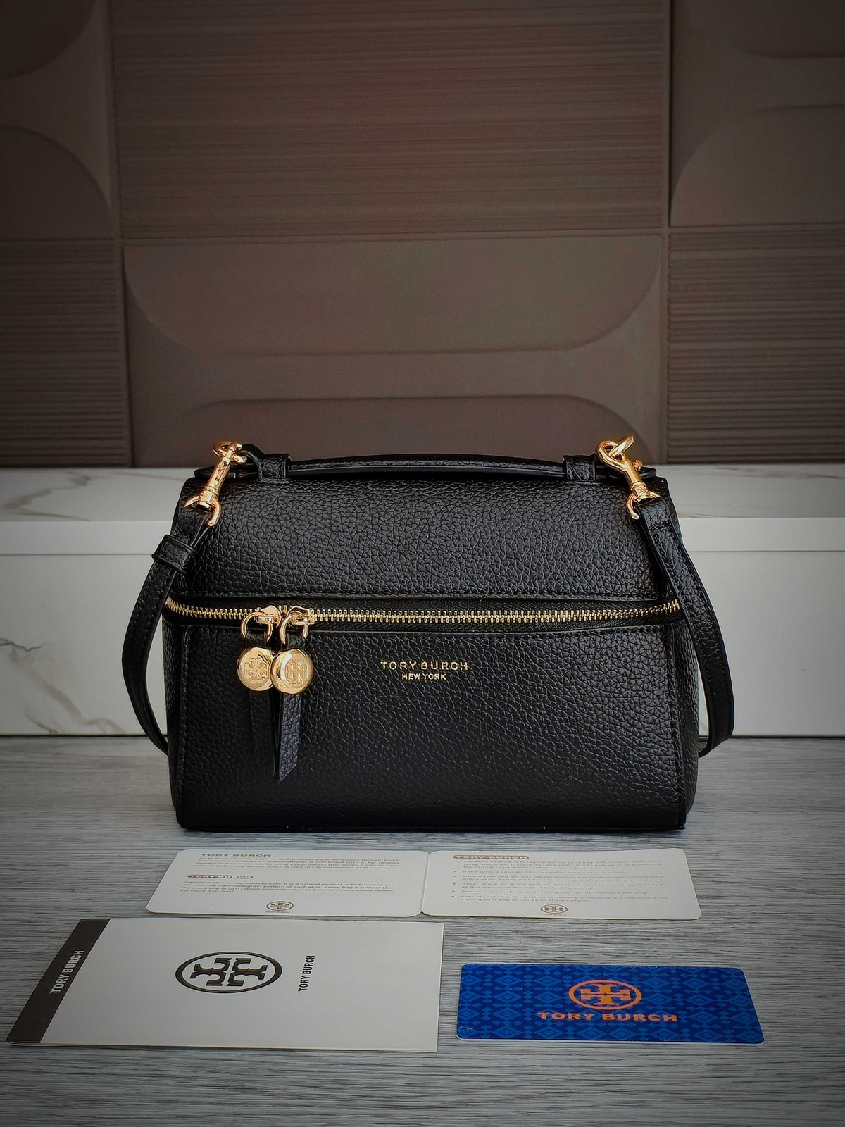 TB new Tory Burch lychee patterned cowhide box bag, cowhide makeup bag, single shoulder, single shoulder, crossbody, or handbag is both suitable