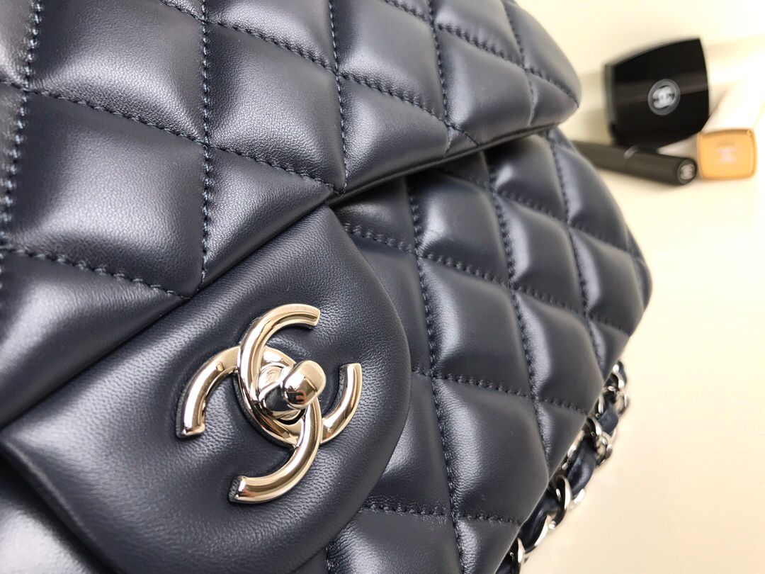 Upgraded version A1113 So beautiful that no one has friends CF Classic diamond series Original lambskin small buckle version Professionally customized heavyweight hardware shoulder straps Handmade wiring Lining leather Exquisite hot stamping font Uniform