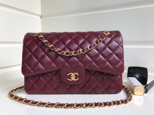 Upgraded version A1113 So beautiful that no one has friends CF Classic rhombus series Original lambskin small buckle version Professionally customized heavyweight hardware shoulder straps Handmade wiring Matching with same color lining Exquisite hot stamp