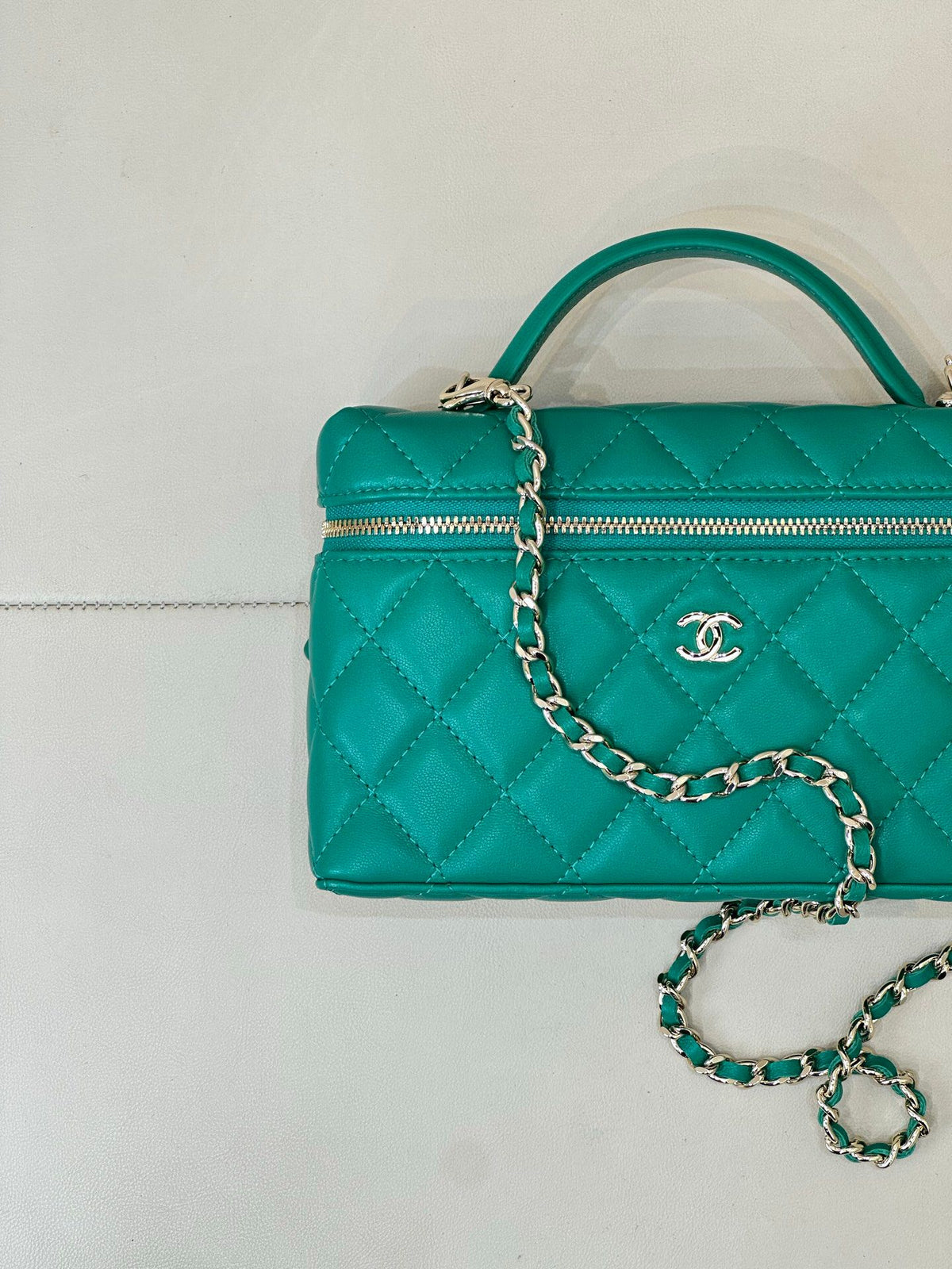 Classic double p lunch box bag. This little cutie is the best out of stock among the new models.