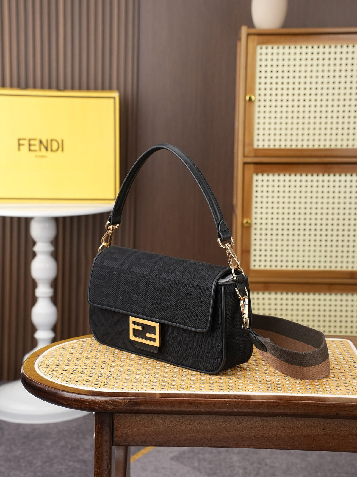 Model 6005, size 266.5 x 13.5 cm