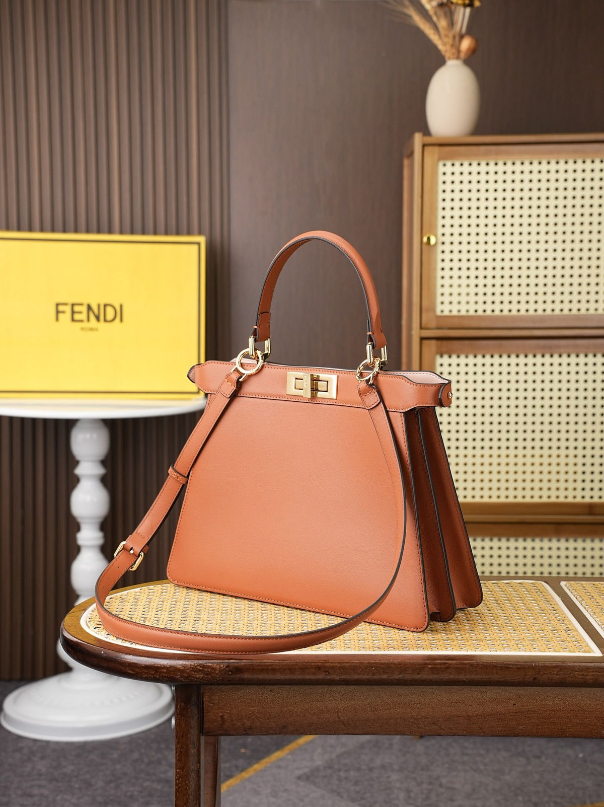 Model 8005, large size, 33x25x13cm