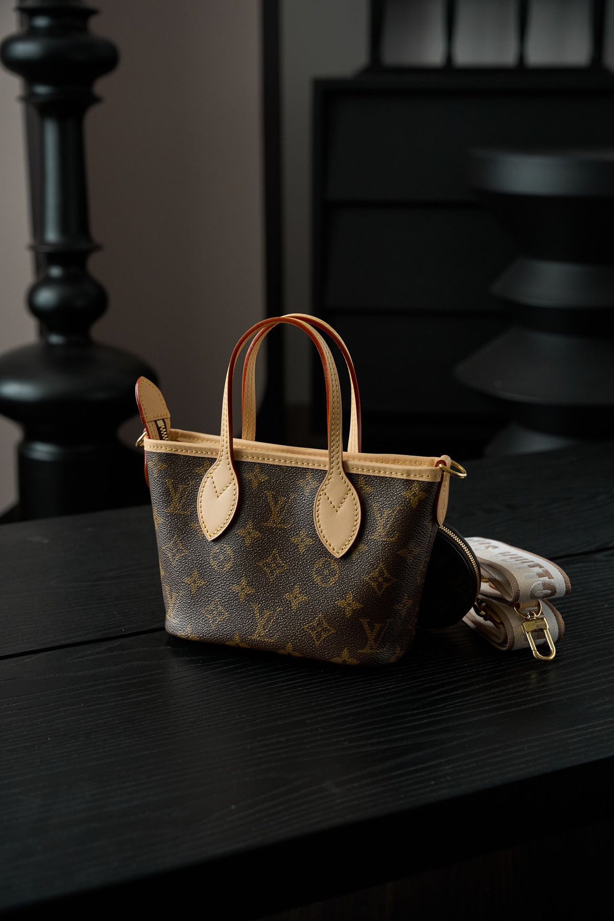 NEVERFULL BB handbag, original diamond pattern aged flower fabric, all-steel vacuum plated hardware, variable code chip M46705