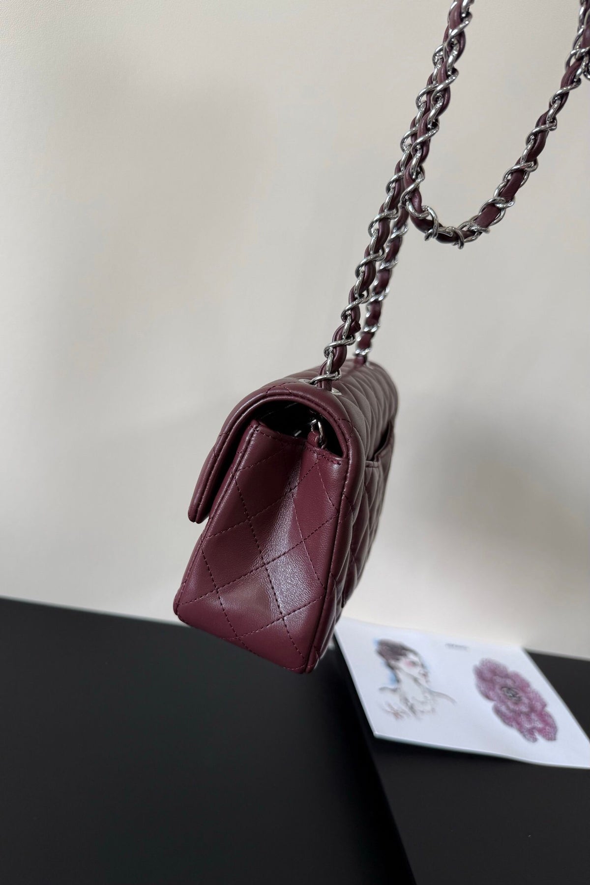 Upgraded version (full leather inside and outside) CF 20cm lambskin. Exclusive good product on the market. Please see the pictures for leather details and workmanship. It is perfect. Welcome to compare. 116 maroon silver buckle.