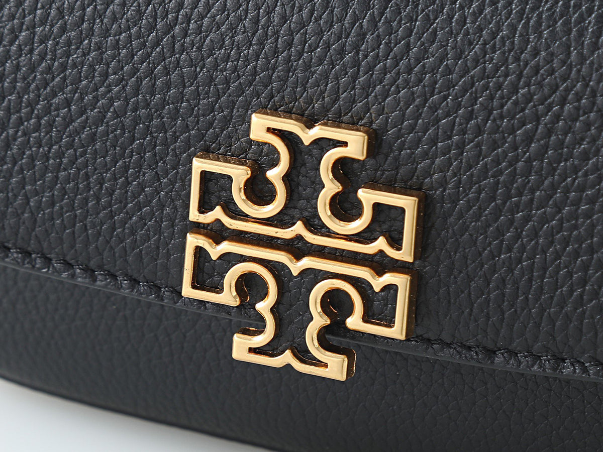 Top layer cowhide 300 Tory Burch's "caramel cube" lychee patterned leather feels a bit delicate and grainy to the touch, with a golden logo secretly flashing in the sunlight. TB handheld slanted hanging bag