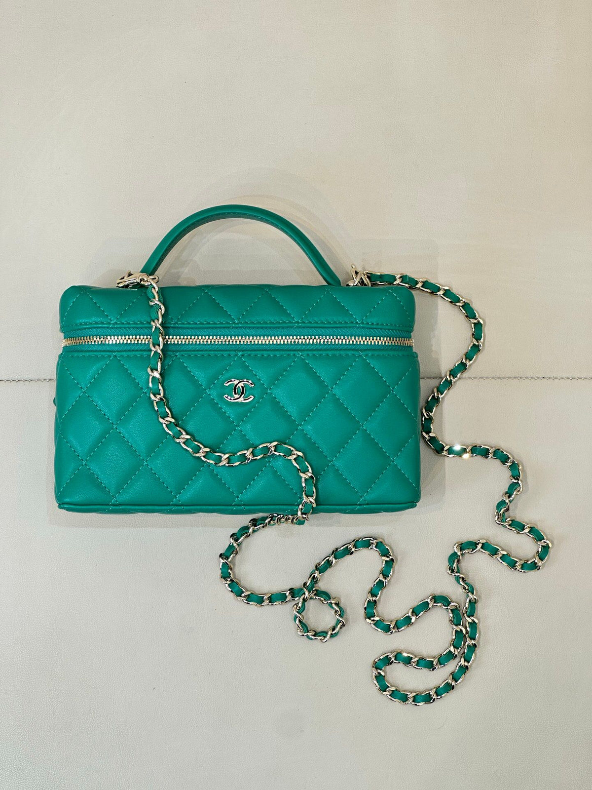 Classic double p lunch box bag. This little cutie is the best out of stock among the new models.