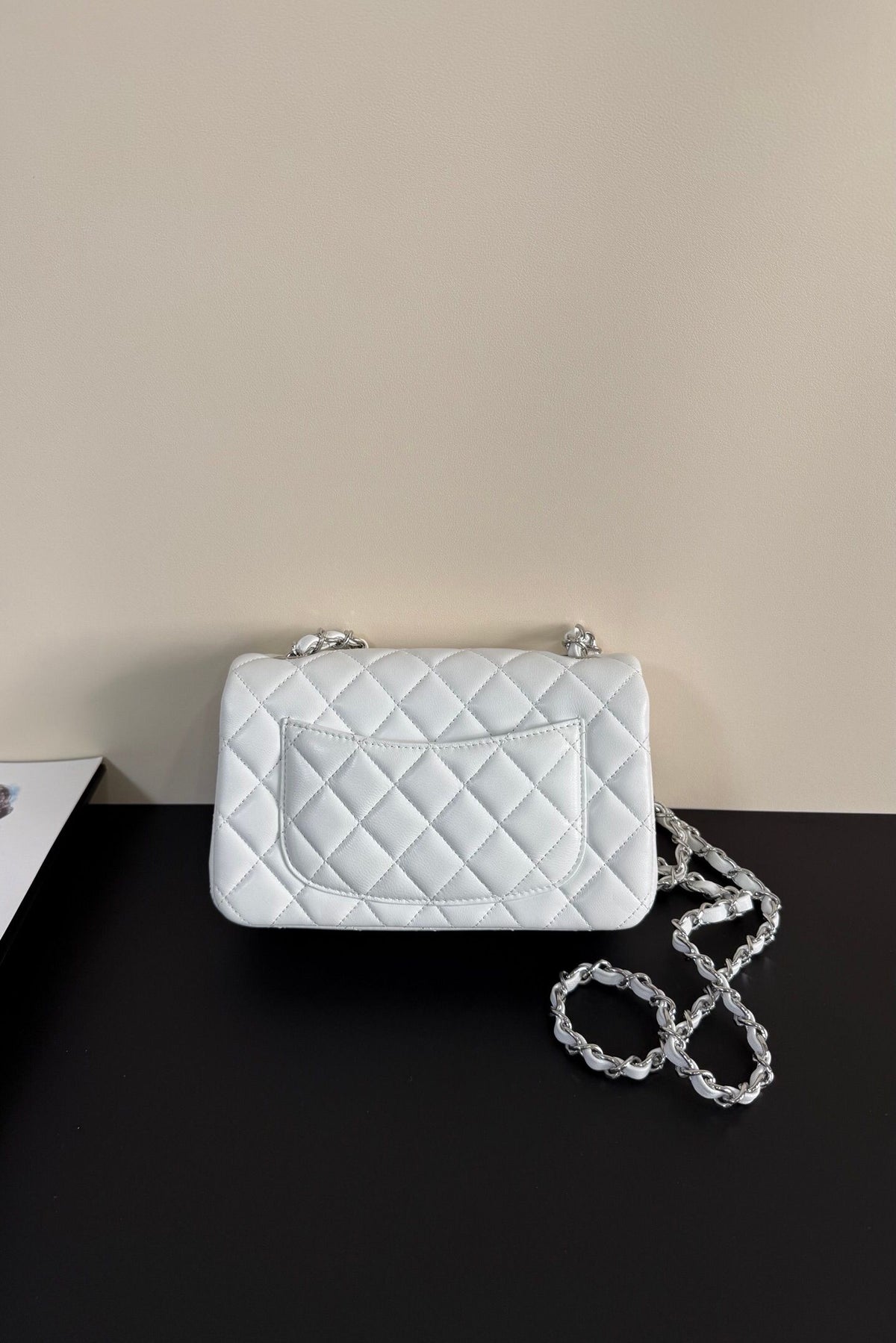 Upgraded version (full leather inside and outside) CF 20cm lambskin. Exclusive product in the market. Please see the pictures for leather details and workmanship. It is perfect. Welcome to compare. 116 silver