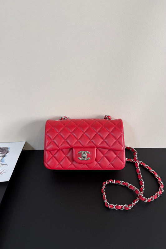 Upgraded version (full leather inside and outside) CF 20cm lambskin. Exclusive product in the market. Please see the pictures for leather details and workmanship. It is perfect. Welcome to compare. 116 red silver buckle.