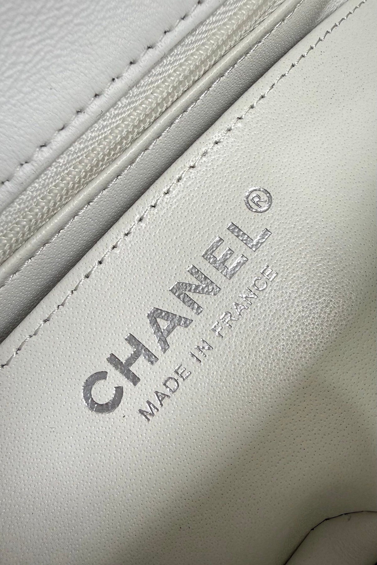 Upgraded version (full leather inside and outside) CF 20cm lambskin. Exclusive product in the market. Please see the pictures for leather details and workmanship. It is perfect. Welcome to compare. 116 silver