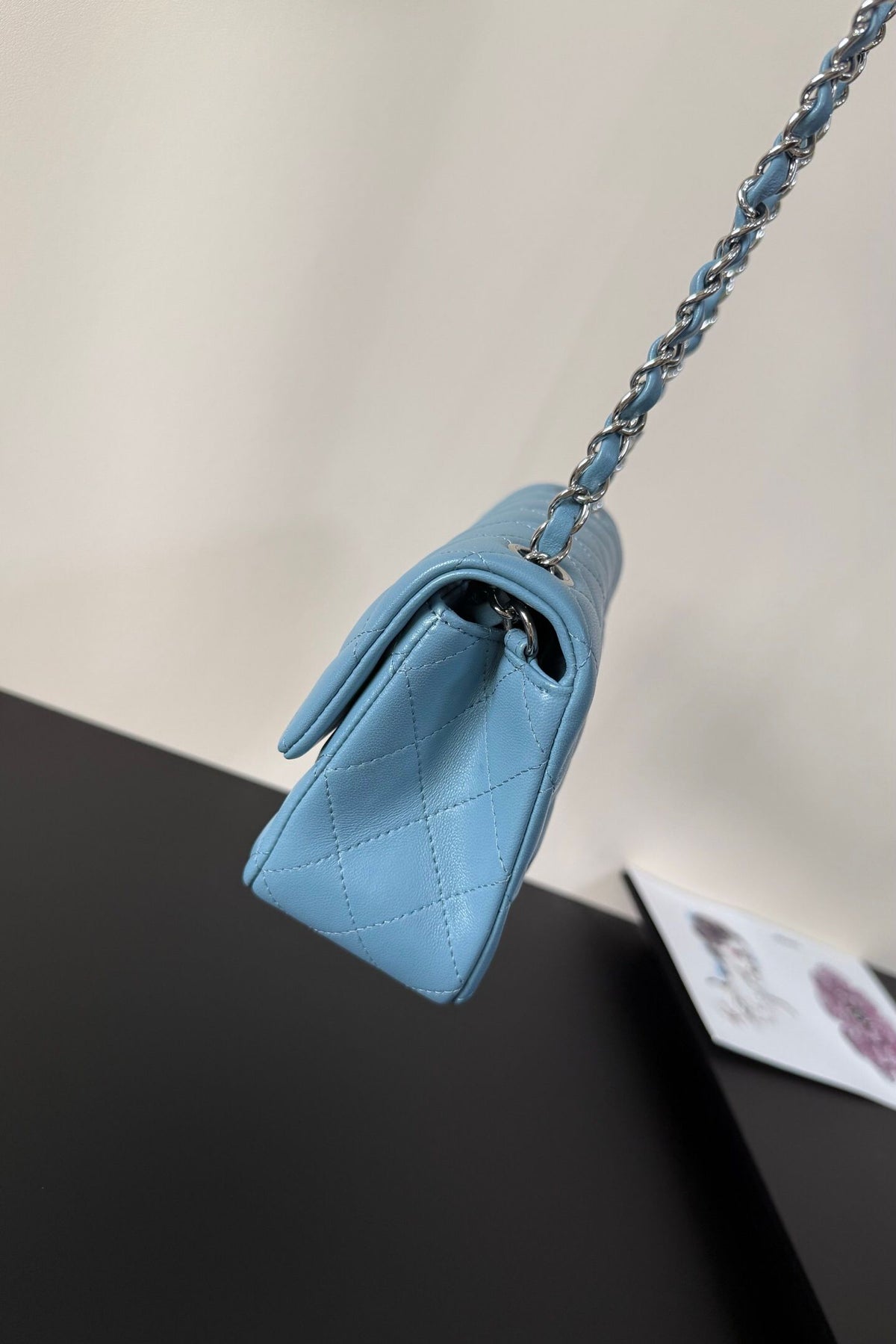 Upgraded version (full leather inside and outside) CF 20cm lambskin. Exclusive good product on the market. Please see the pictures for leather details and workmanship. It is perfect. Welcome to compare. 116 light blue