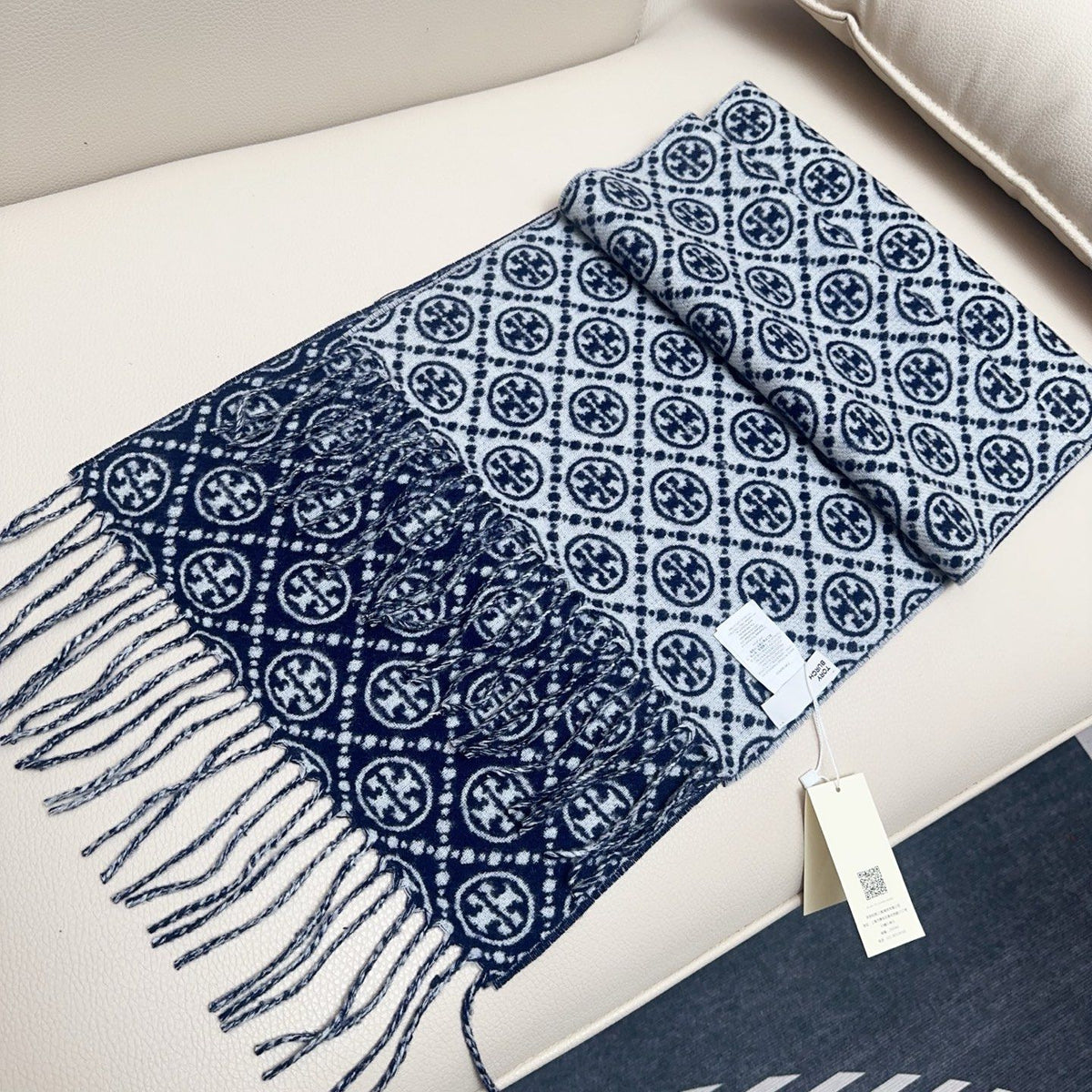 TORY BURCH.TB new double-sided scarf navy blue