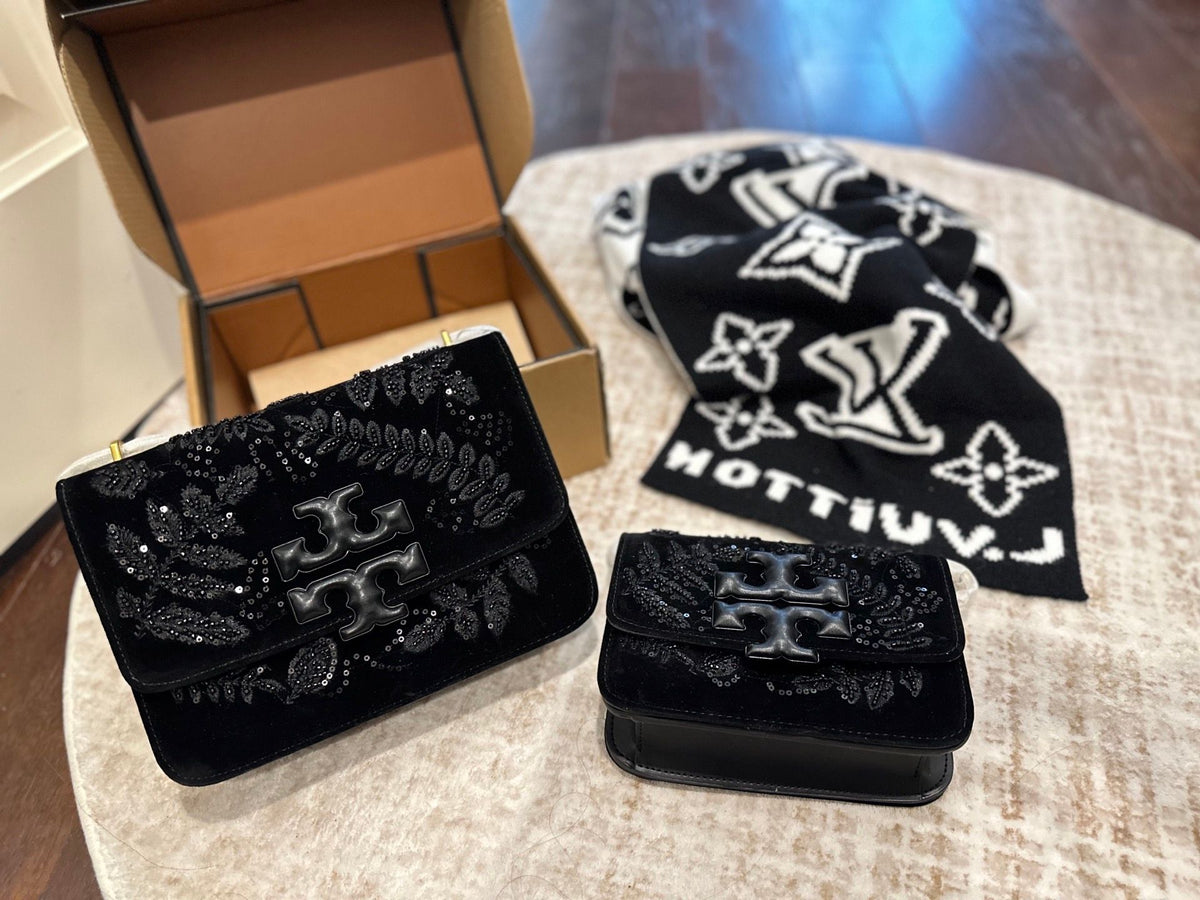 /360.00 Folding Gift Box Packaging Size 18cm/23cm