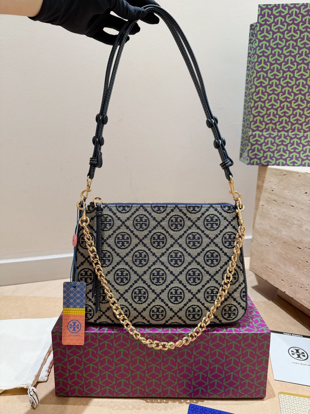 Tory Burch/Tory Burch Mahjong Bun is of moderate size Original order, custom made with origin label, imported fabric, super good texture and feel, durable and shiny hardware, non fading, single shoulder crossbody bag, fashionable and versatile, everything
