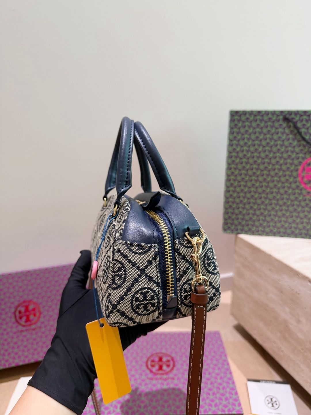 Box size 2414cm