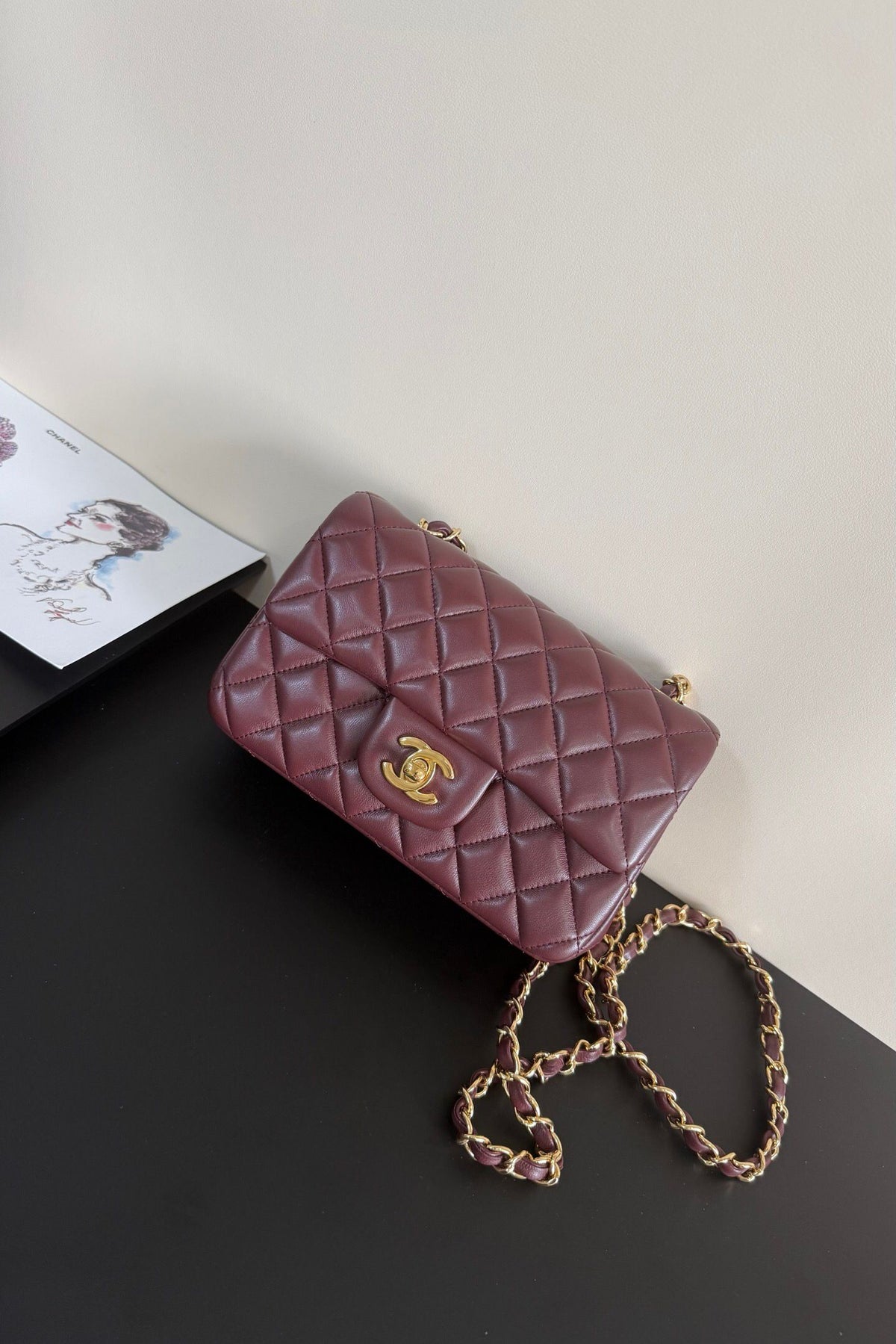 Upgraded version (full leather inside and outside) CF 20cm lambskin. Exclusive good product on the market. Please see the pictures for leather details and workmanship. It is perfect. Welcome to compare. 116 maroon gold buckle.