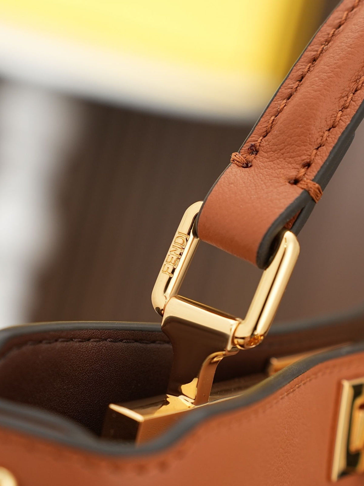 Model 8005 small size 201115cm FE ND1 peekaboo I see u handbag, brand new peekaboo I see u just to see your different side, new design continues the classic peekaboo trapezoidal contour and square twist lock design, with organ style design added to the