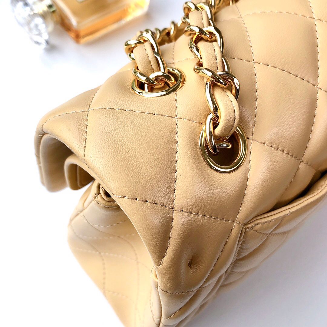 Upgraded version A1113 So beautiful that no one has friends CF Classic diamond series Original lambskin small buckle version Professionally customized heavyweight hardware shoulder straps Handmade wiring Lining leather Exquisite hot stamping font Uniform
