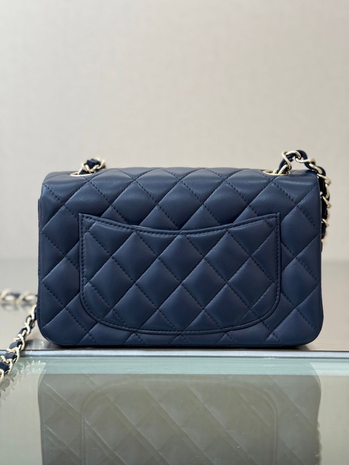 "Classic Flap" Classic large mini bag Aries