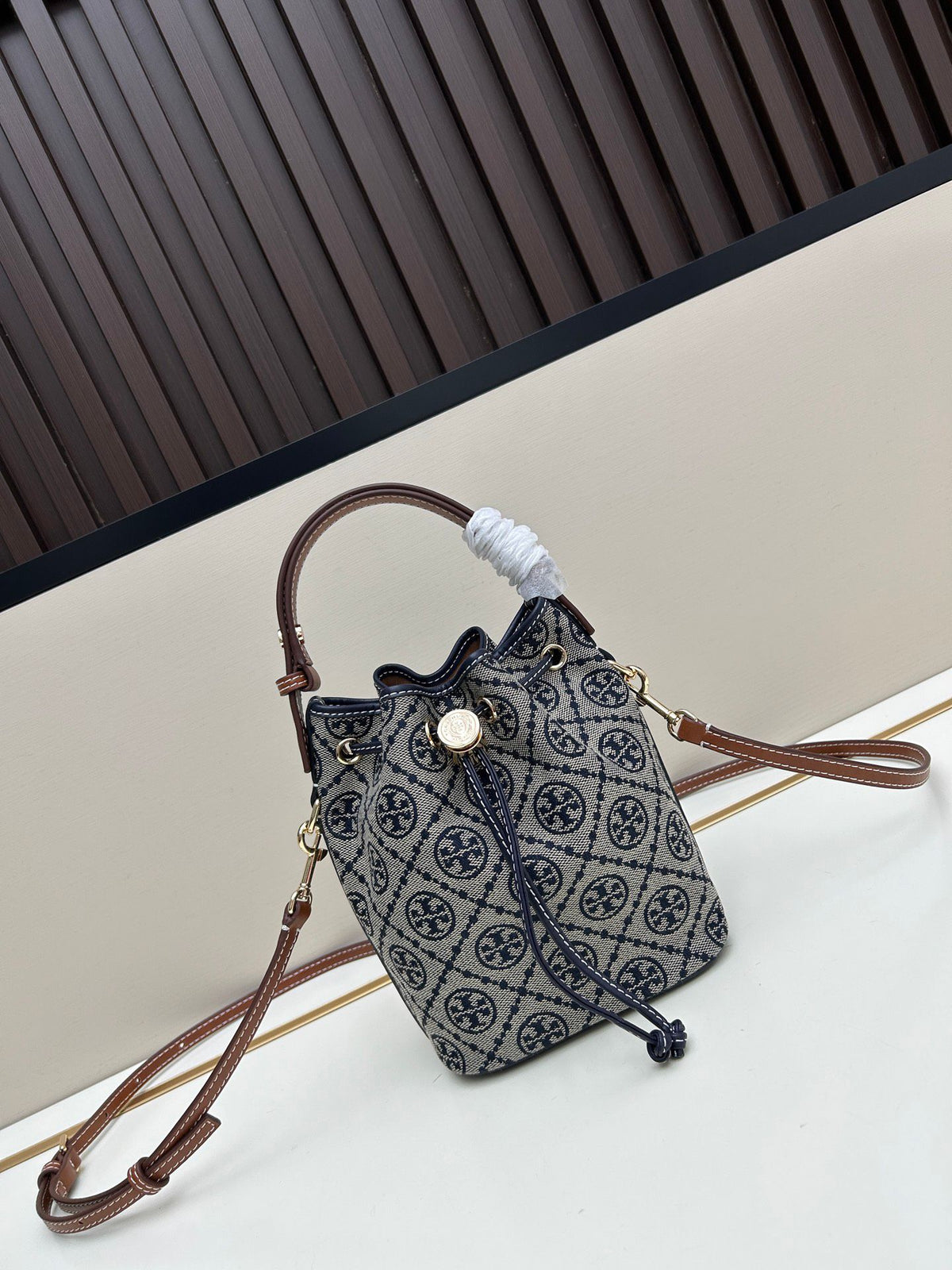 Batch 330 new bucket bag TORY BURCH T MONOGRAM mini floral jacquard crossbody bucket bag size 14x18x9.2cm