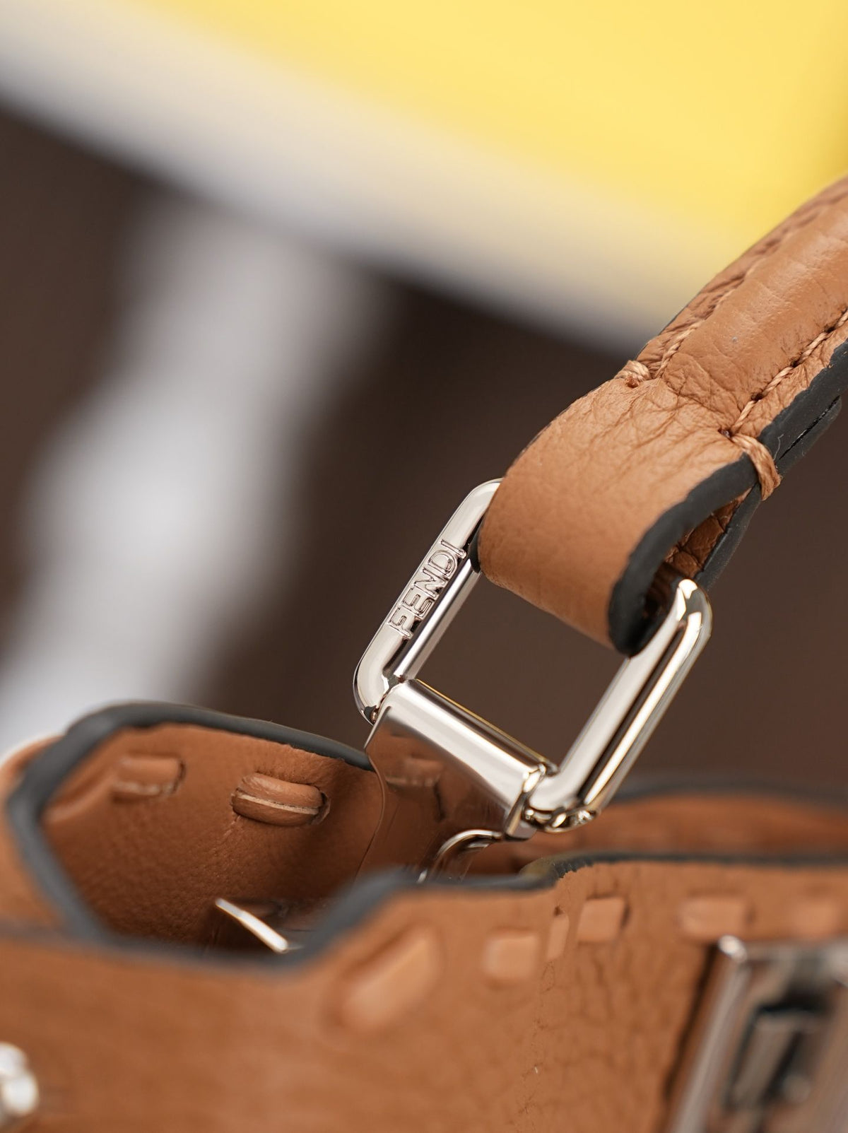 Model 15009 Honey Brown Size 20cm Details Honey Brown Hand sewn Peekaboo ISeeU Medium Handbag Litchi Pattern Calfskin Material with Classic Twisted Lock Soft Nappa Leather Lining on Both Sides Separated by Hard Separations with Buckle Internal Pocket