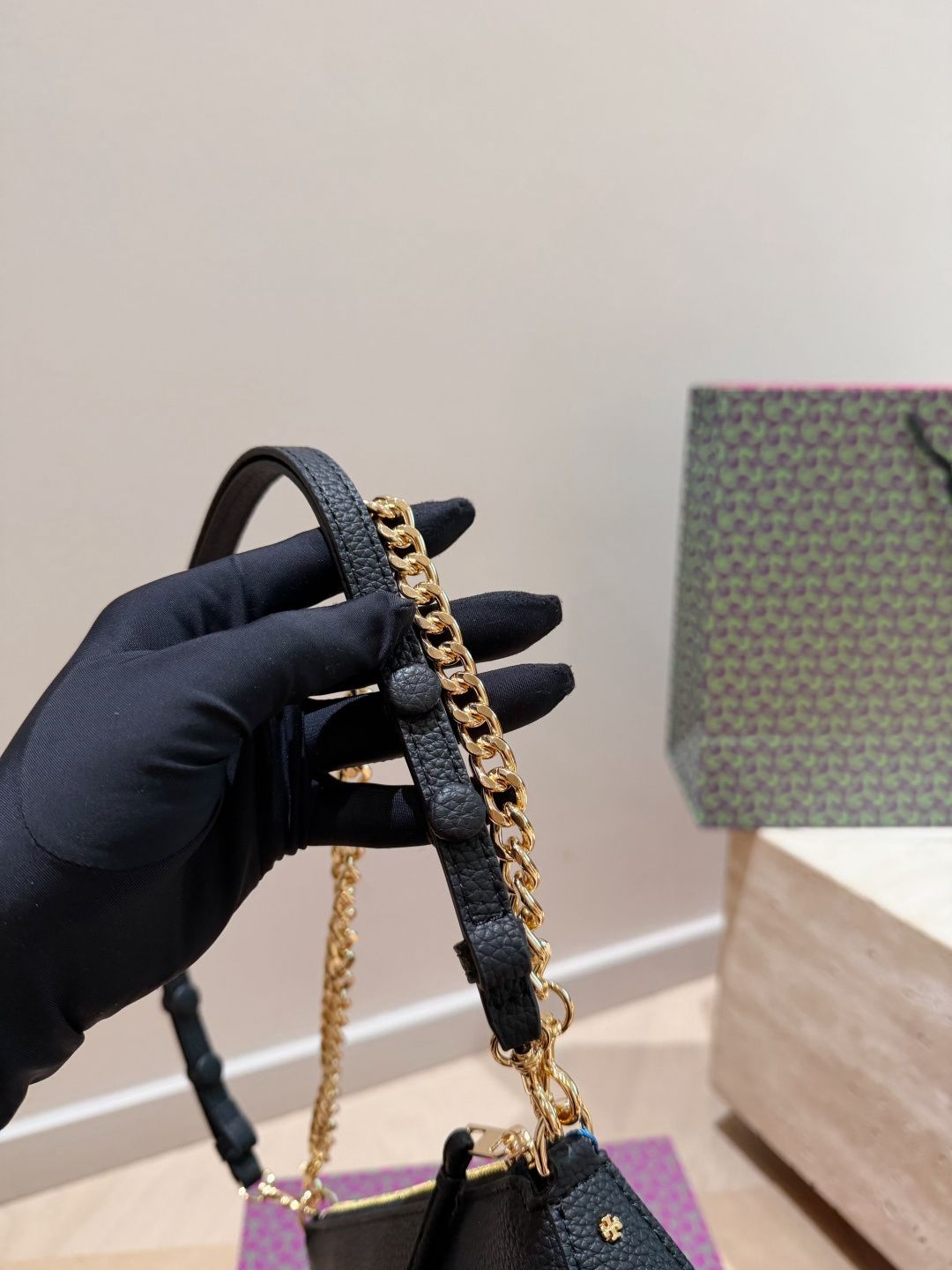 Tory Burch/Tory Burch Mahjong Bun is of moderate size Original order, custom made with origin label, imported fabric, super good texture and feel, durable and shiny hardware, non fading, single shoulder crossbody bag, fashionable and versatile, everything