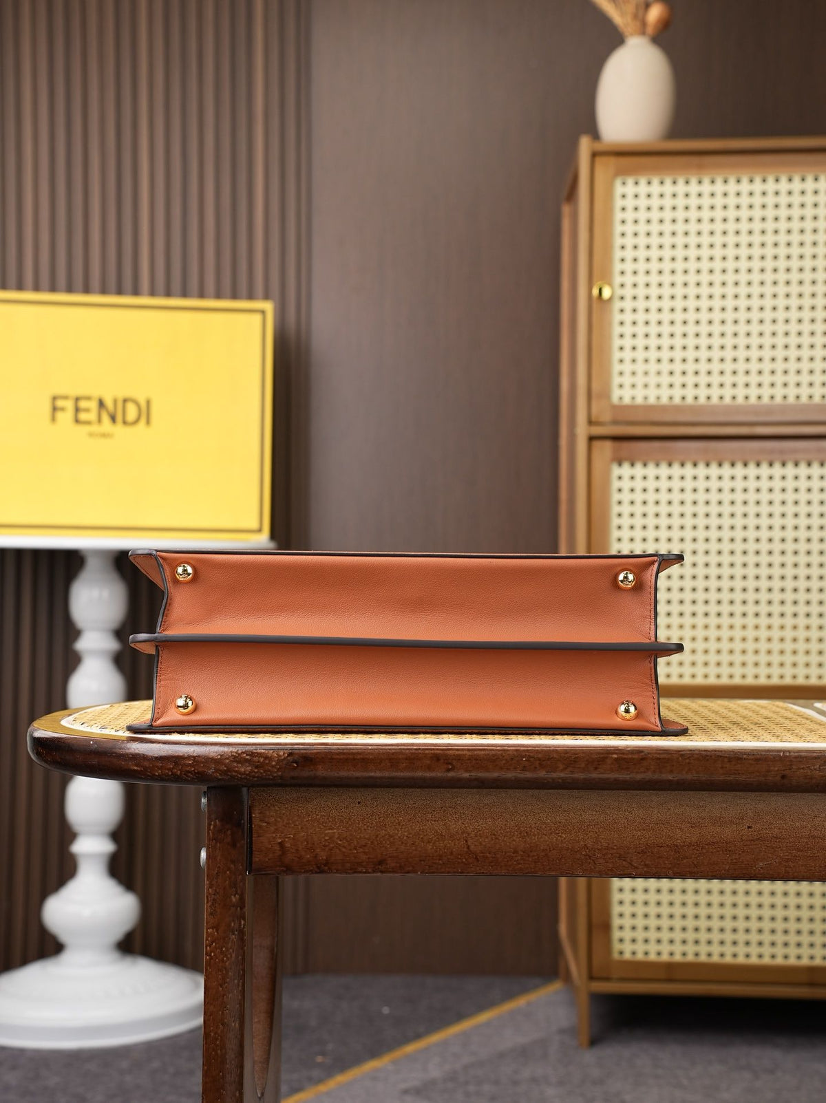 Model 8005, large size, 33x25x13cm